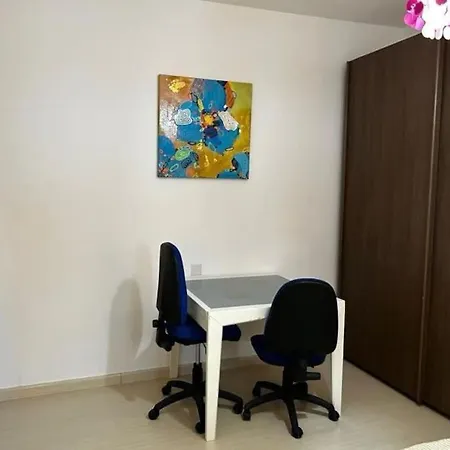 아파트 Friendly In Swieqi